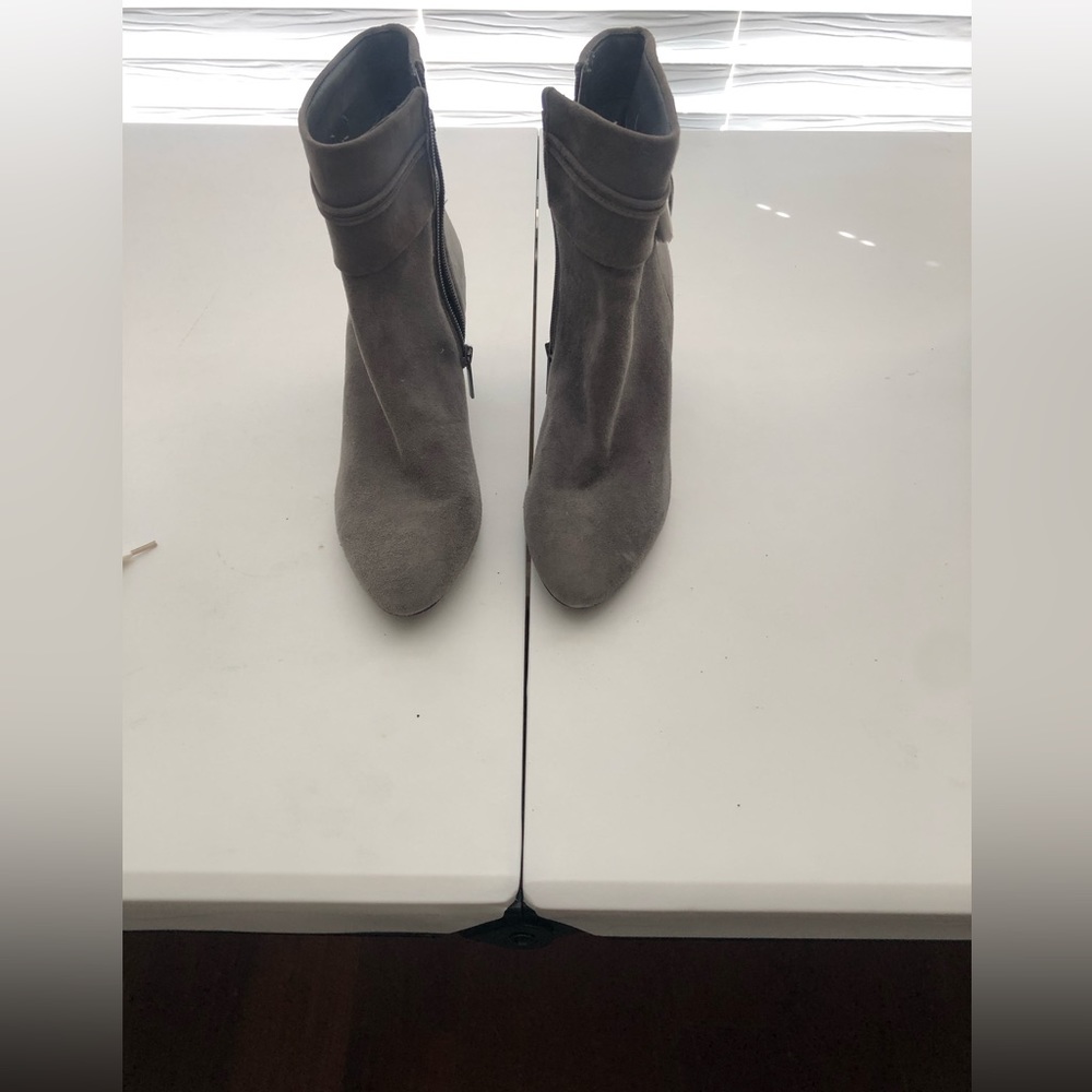 NWOT! Women’s booties by Bandolino…grey size 9M…never worn
